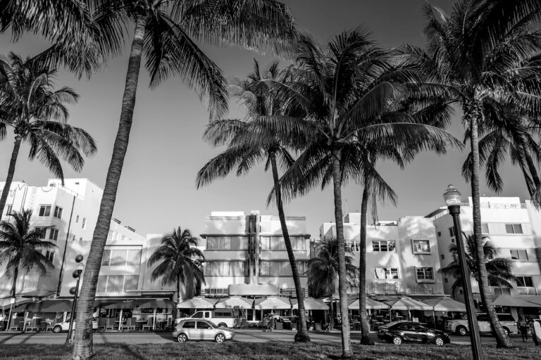 Summer Holiday Safety: 4 Essential Self-Defense Strategies for Public Spaces